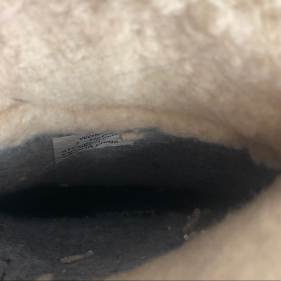 LL Bean Lined Winter Boots with Straps Womens 7 - Picture 9 of 9